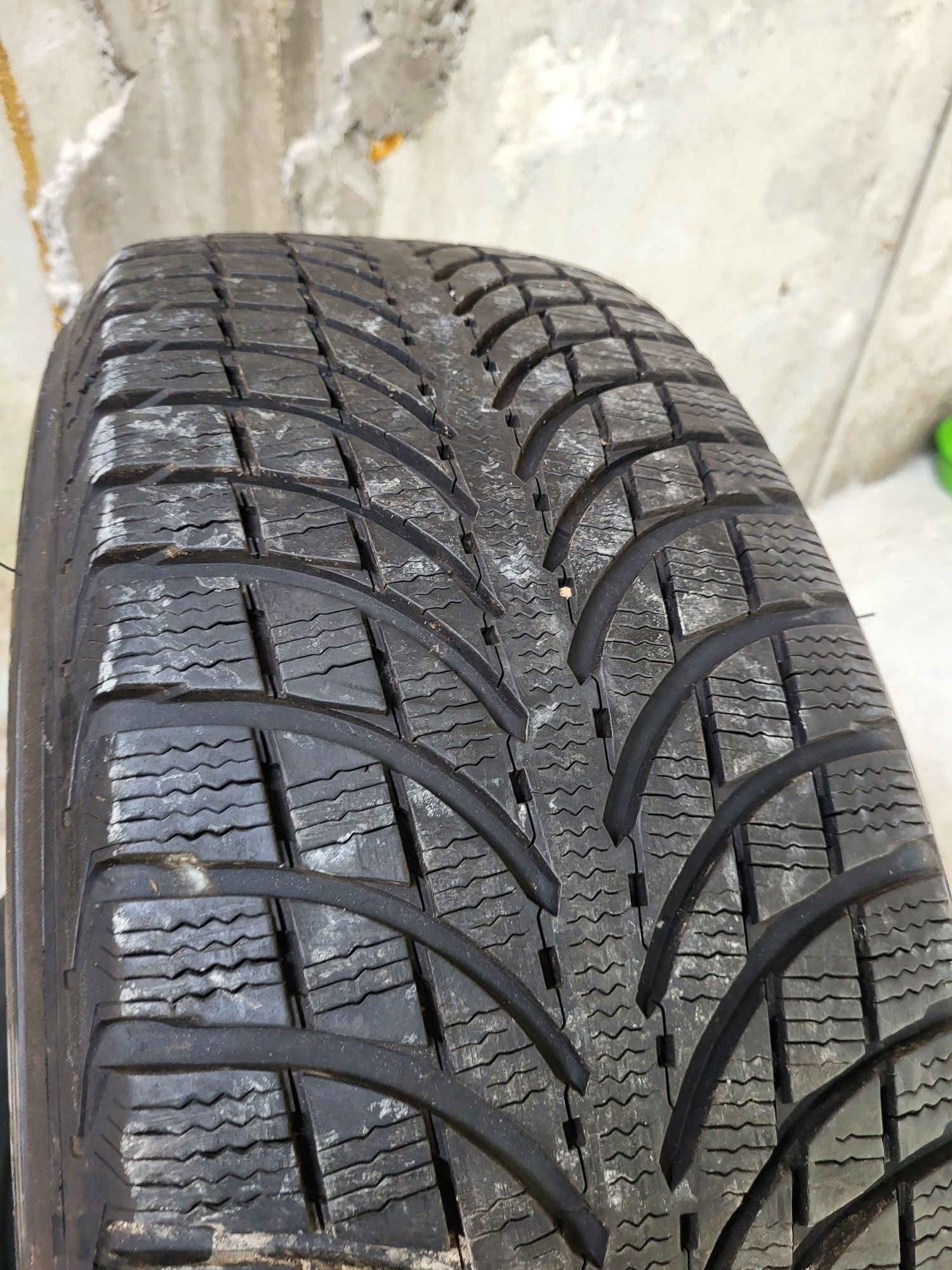 4 бр зимни 225/60/17 Michelin