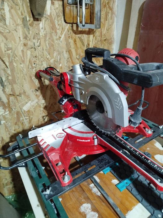 Circular culisant Einhell 210