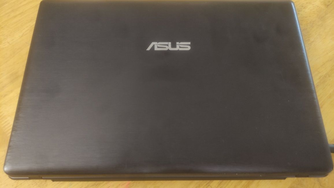Ноутбук ASUS intel  i3 продам.