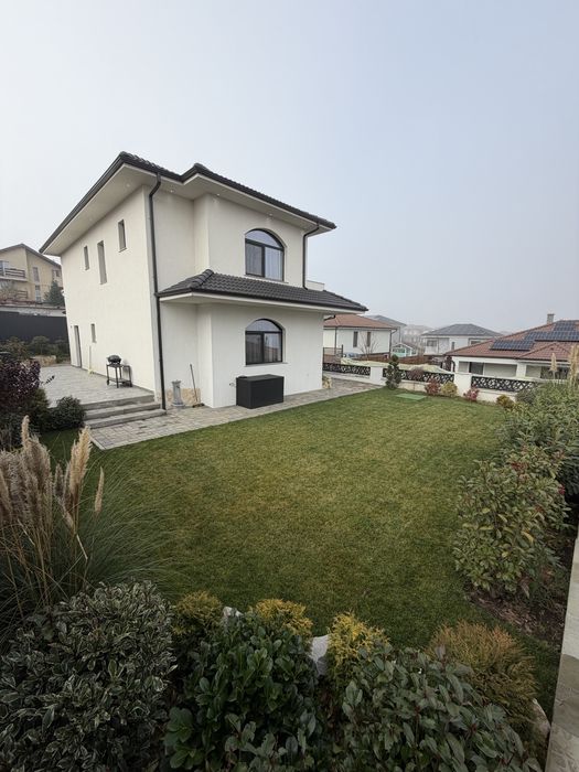 Vand casa noua mobilata in dezmir strada closca