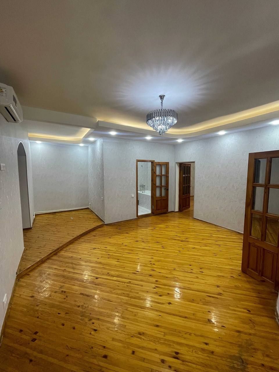 Метро БИЙ квартира 3/4/4. 90м². N295