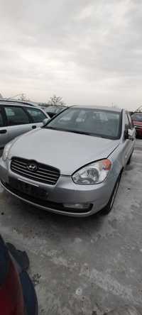 Dezmembrez Hyundai Acceni 1.6 benzina