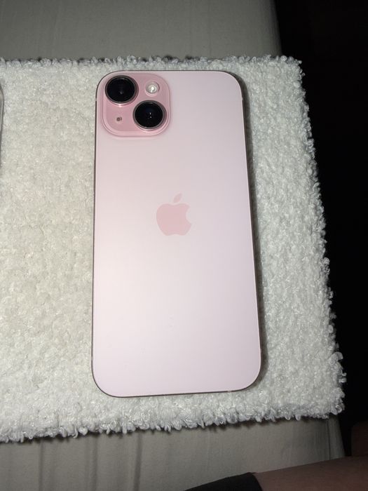 Iphone 15 roz impecabil