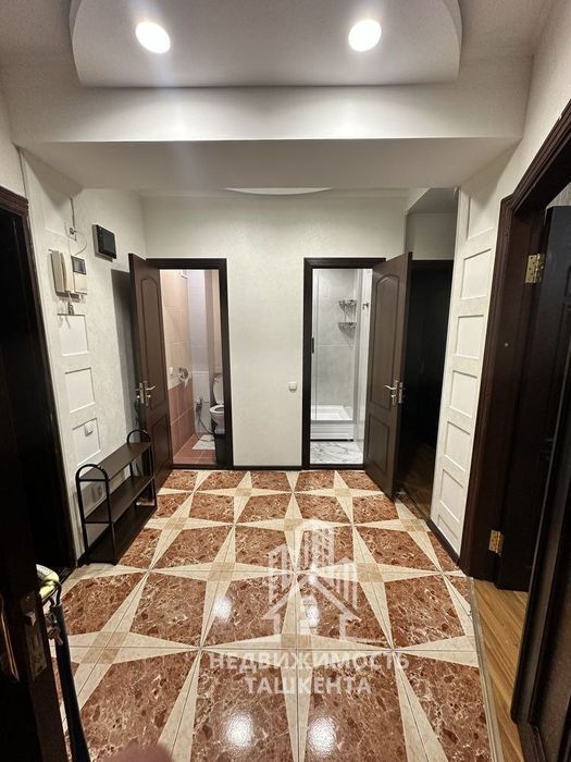 Продаётся 3-комнатная квартира у метро Ойбек