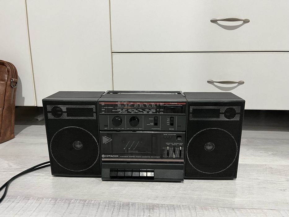 Radio casetofon Hitachi TRK 612 E