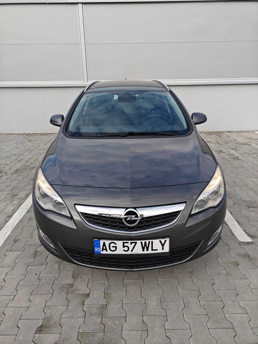 Opel Astra J Sports Tourer import recent Olanda