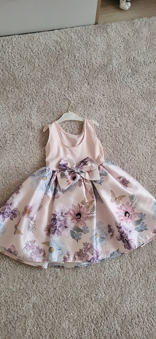 Прекрасни и стилни детски роклички HM.