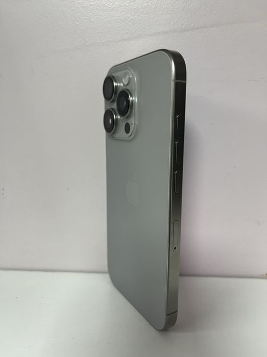 Apple iPhone 16 Pro 256GB  100% батерия