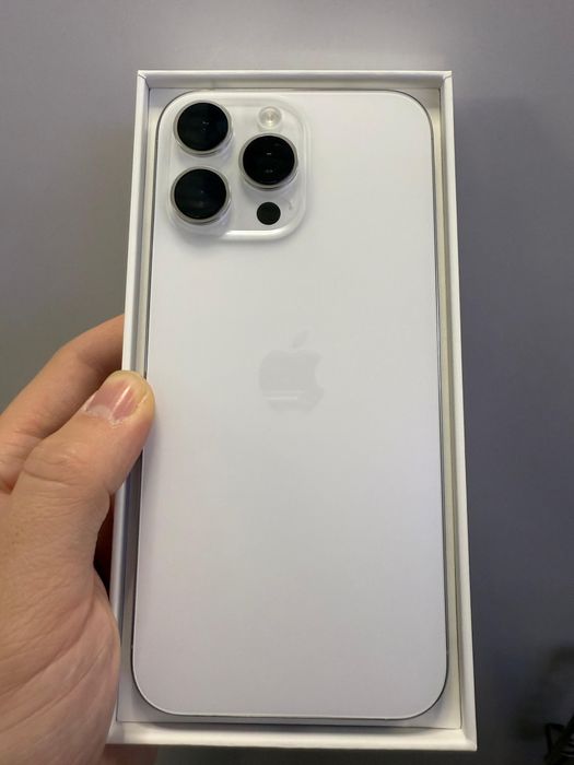 16 PRO MAX белый