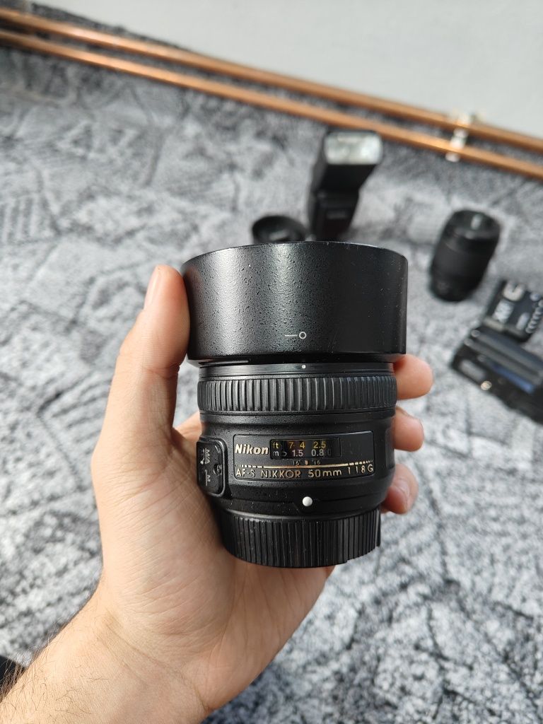 Nikon D7200 + obiective + blitz godox