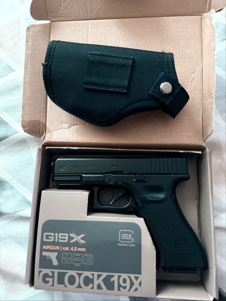 Air soft ;bb gun; GLOCK 19x