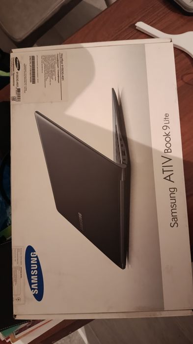 Samsung ITV Book 9 Lite