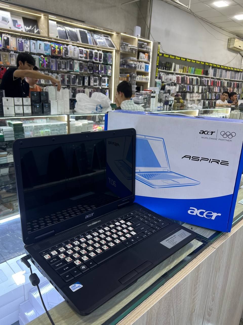 Notebook sotiladi Acer pentium T4500