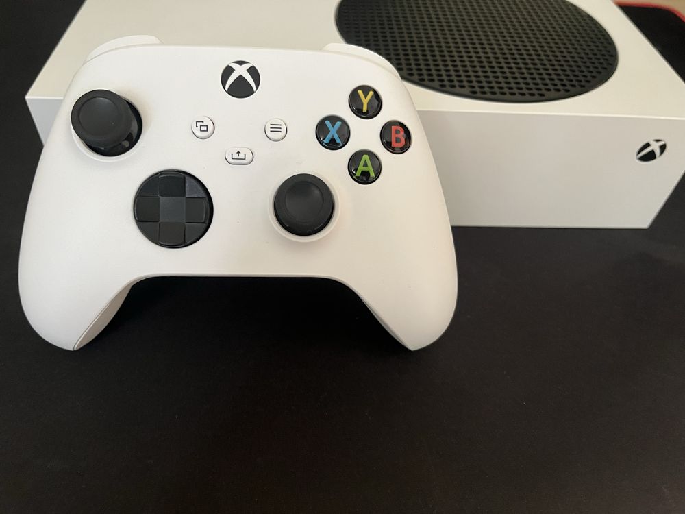 Продавам Xbox Series S