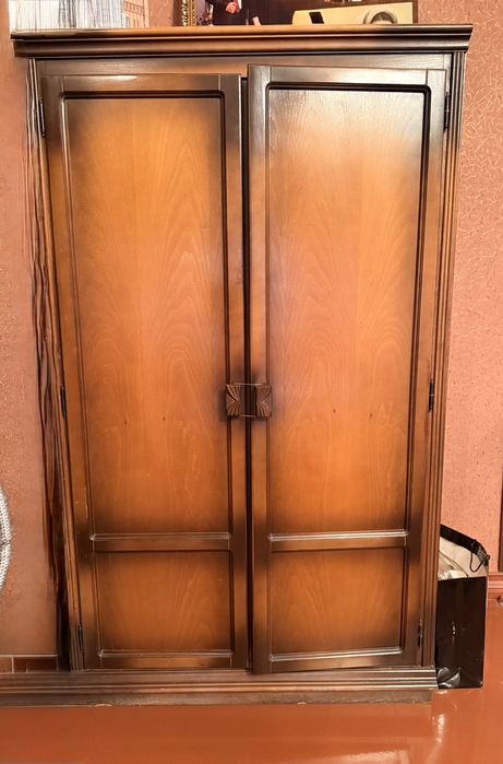 Стенка-горка Румыния и стол