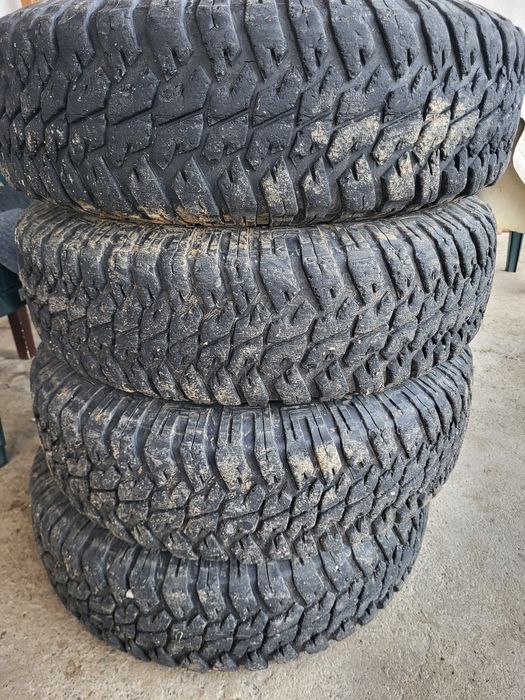 Гуми за джип 235 85 16