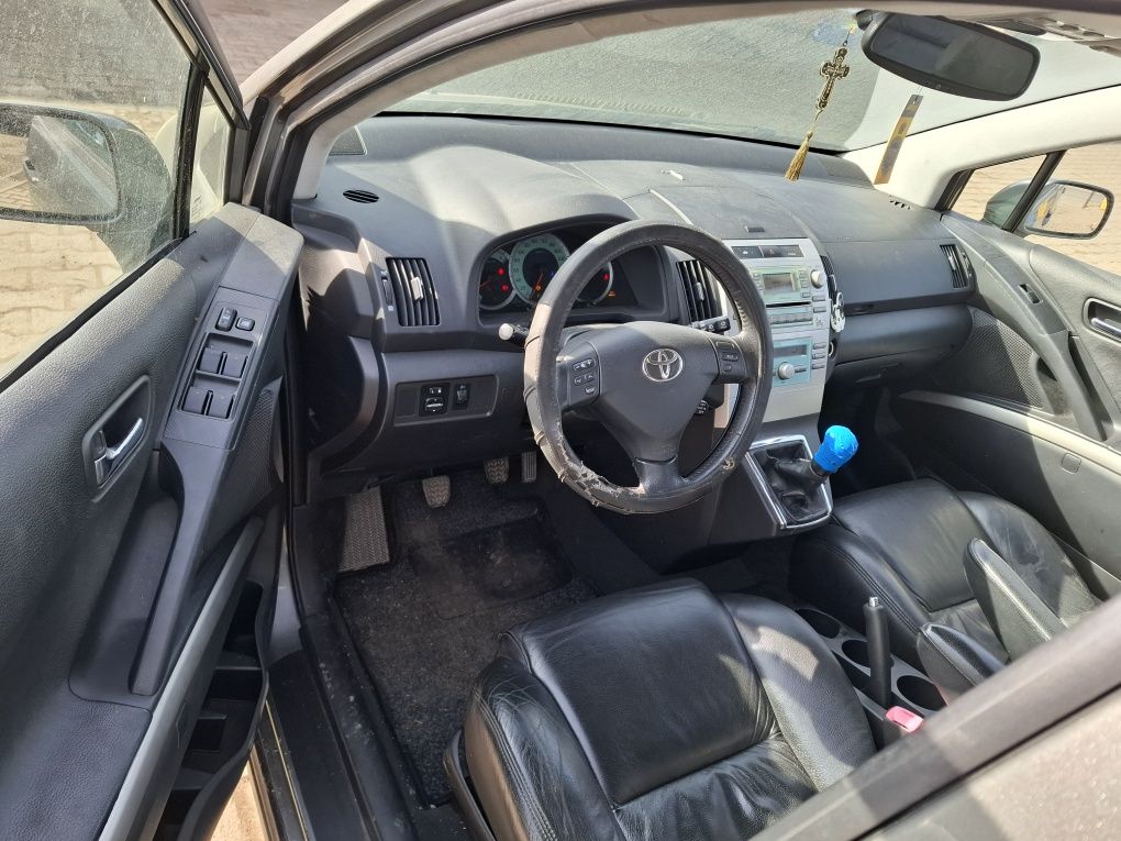 Piese/Dezmembrez Toyota Avensis Verso An 2007