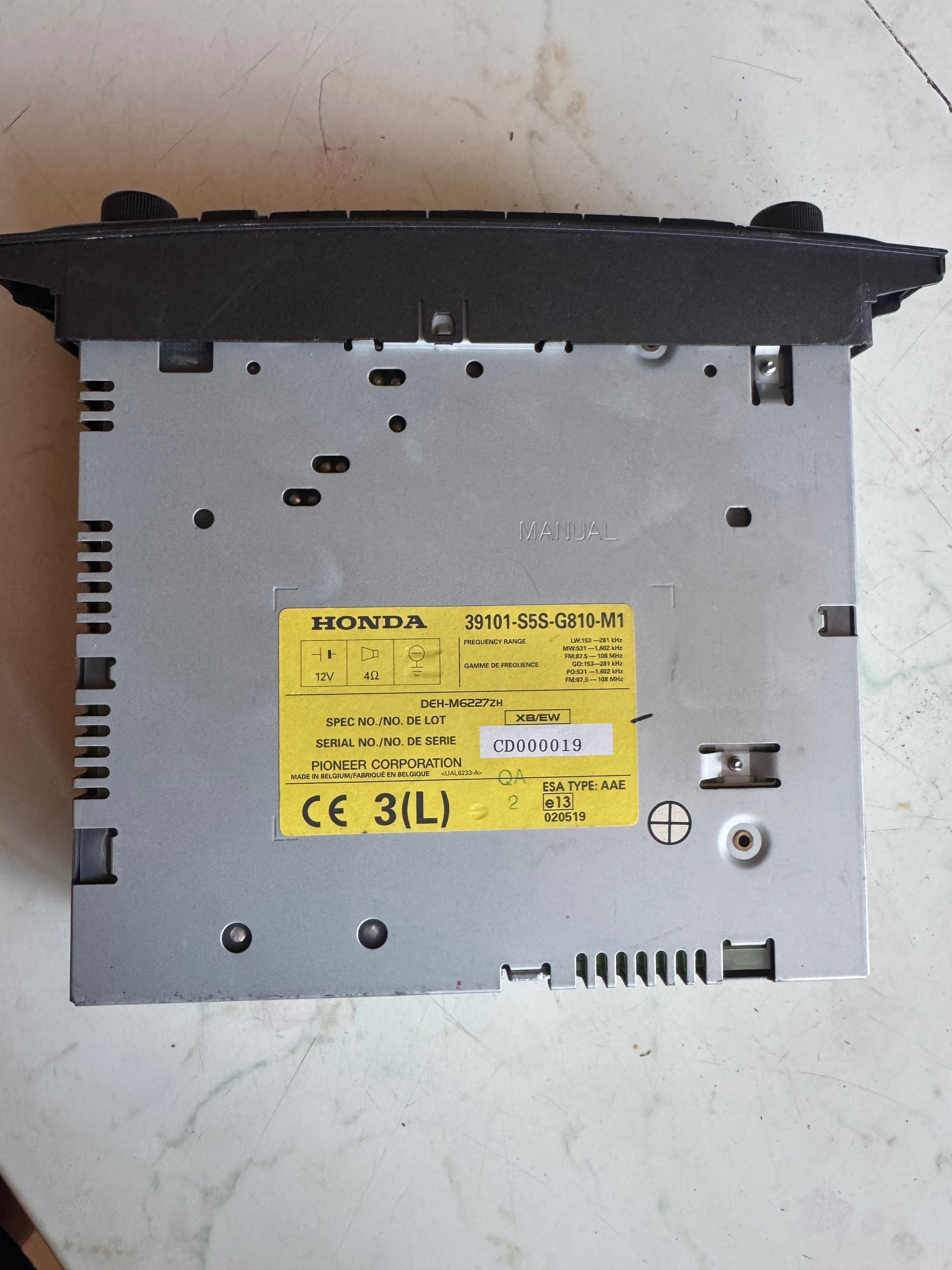 оригинално радио за honda civic 7 eu