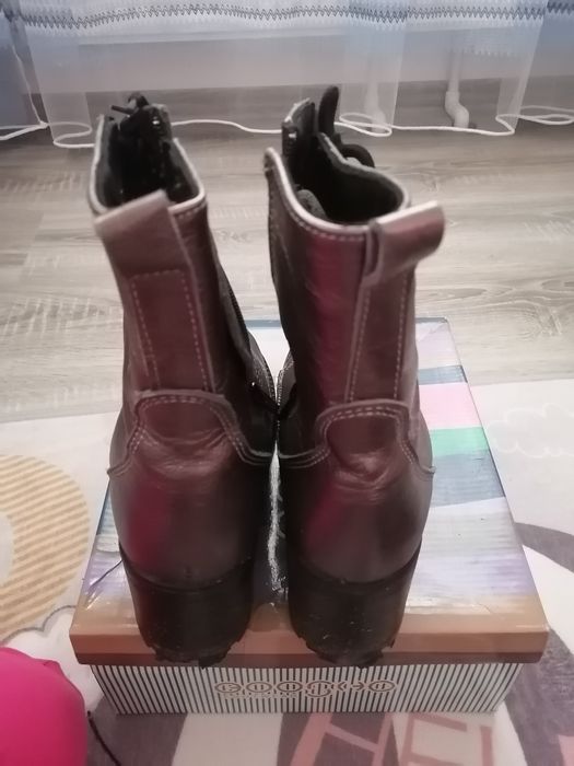 Ghete dama din piele