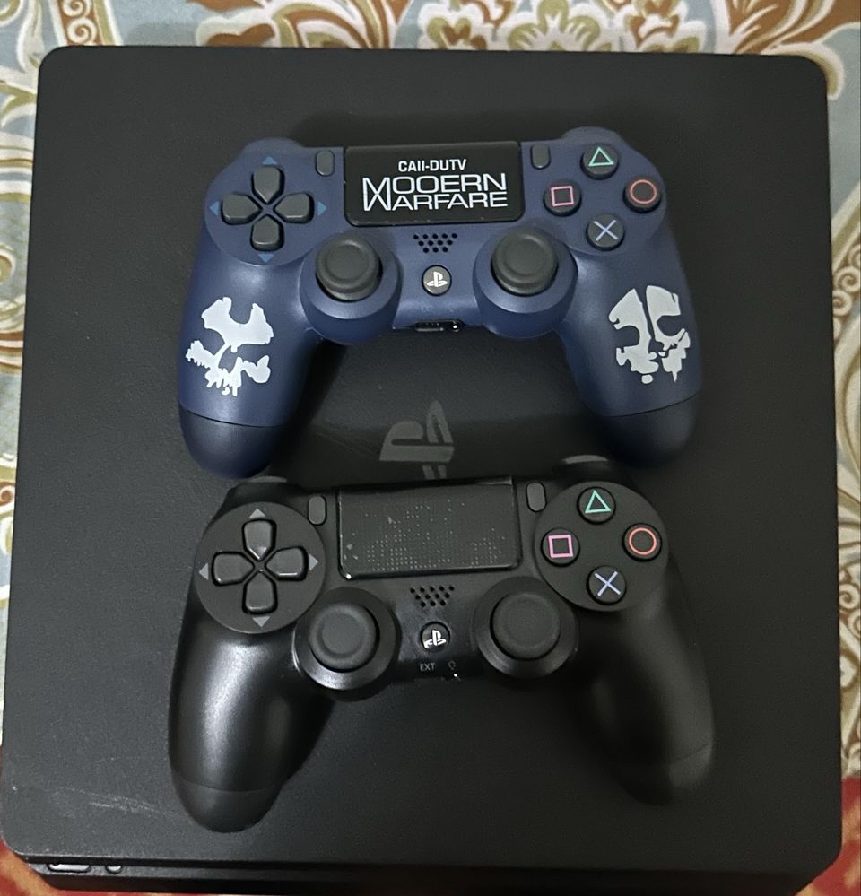PS 4 с топ играми . 500гб+ 2 джостик