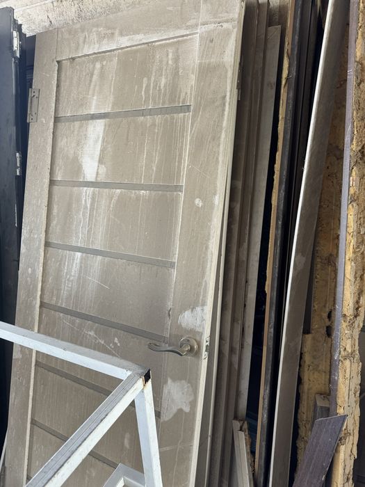 Двери б/у межкомнатные