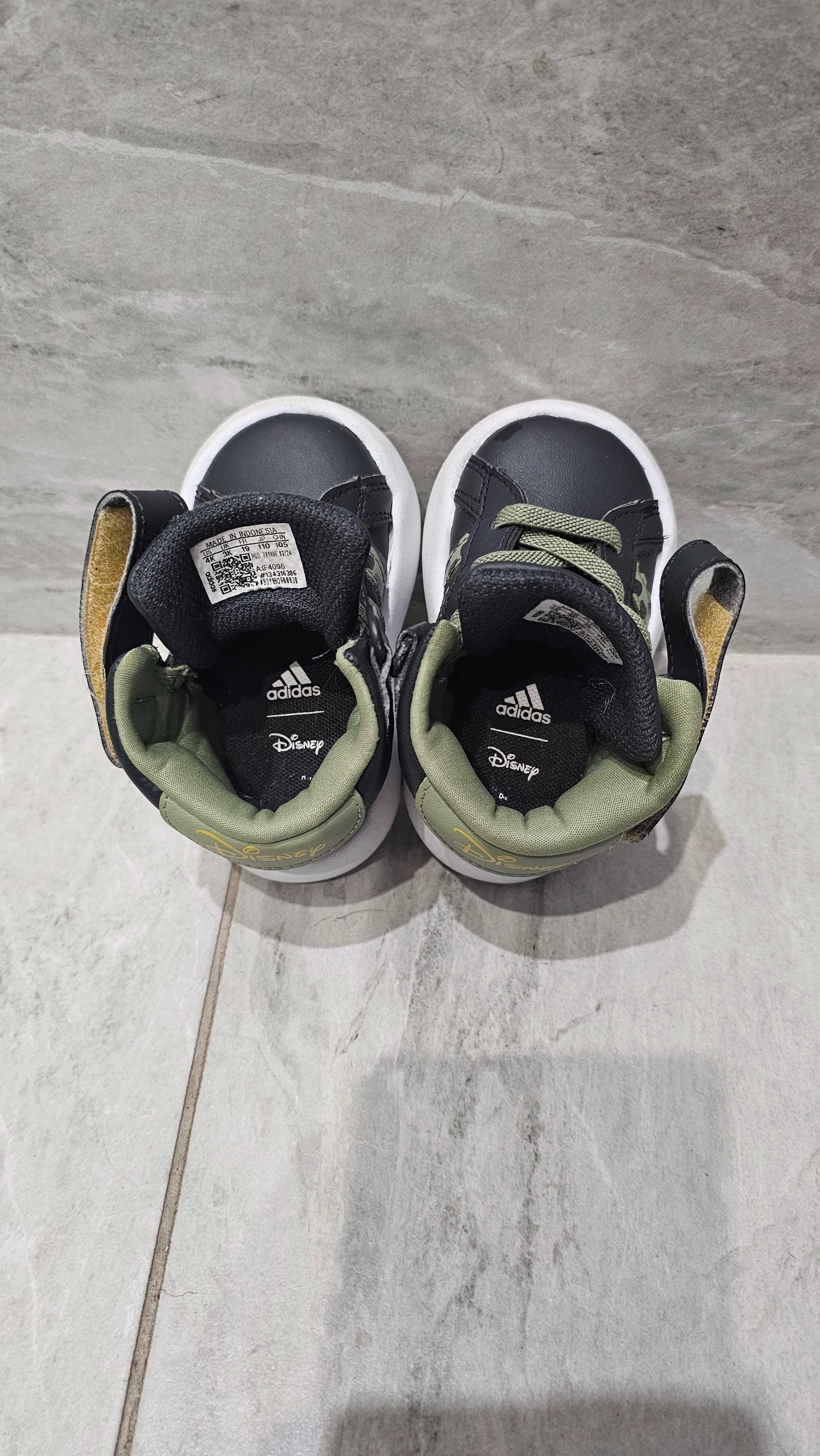Маратонки за бебе adidas Disney