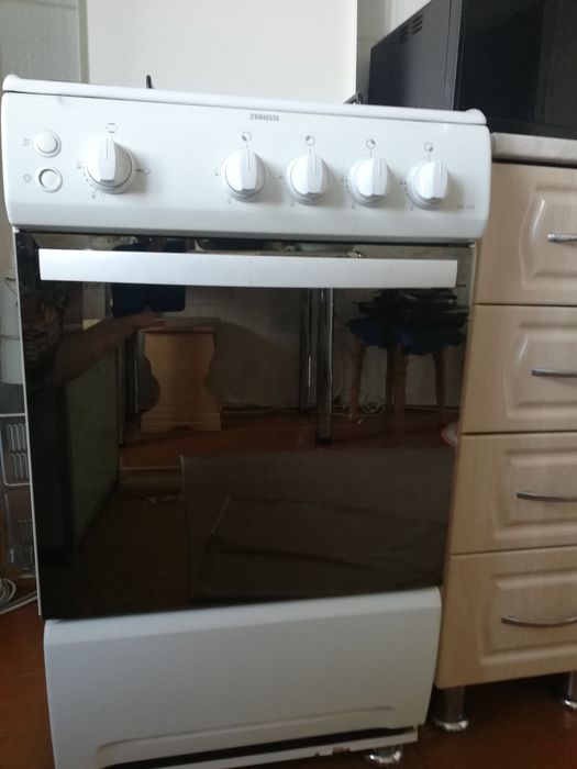 Газовая плита Zanussi в отличном состоянии