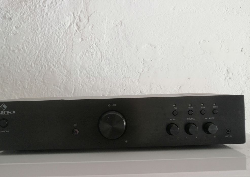 Amplificator, stație muzicală fără defecte, în perfectă stare de funcț