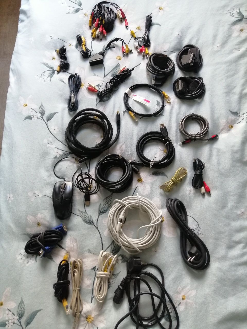 Cabluri HDMI, RCA, internet, etc