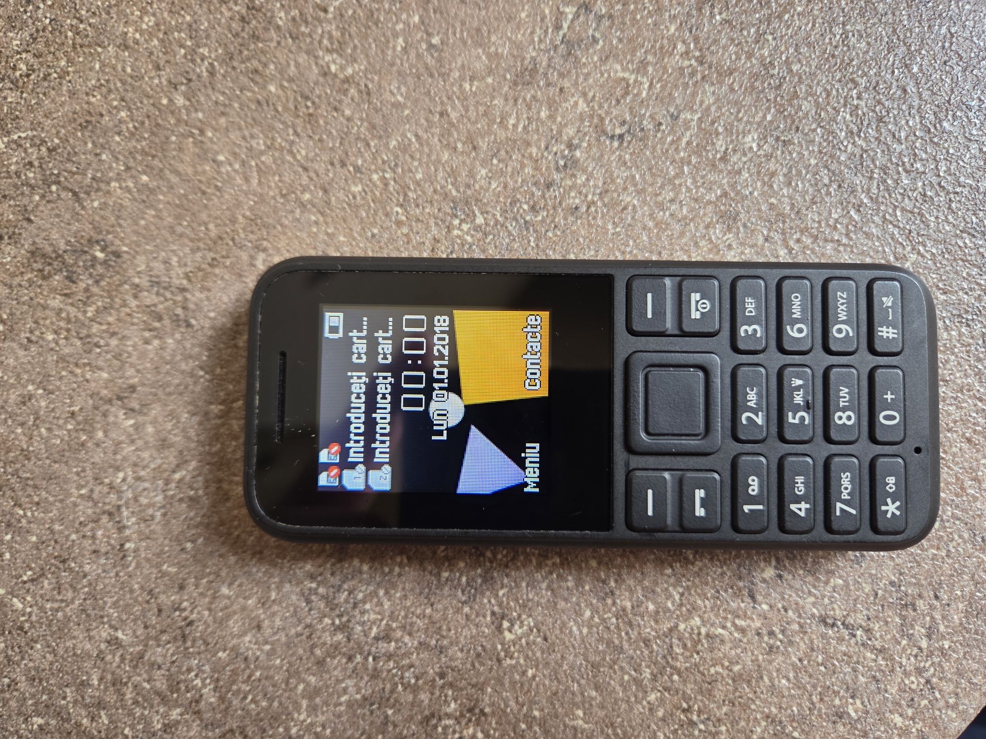 Telefon ieftin clasic cu butoane DualSim Orange Hapi 2,necodat.
