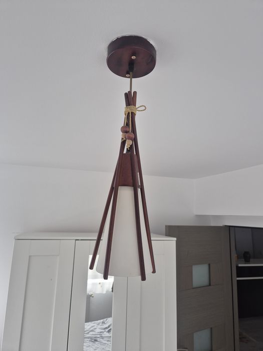 Aplica de lemn indiana