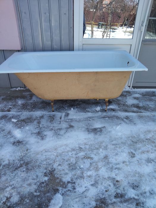 Vînd cadă din fontă