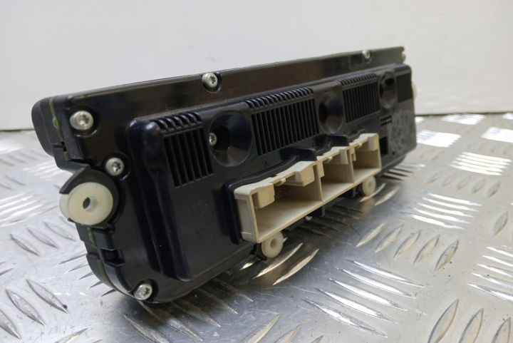 Panou climatronic 1K0907044 CT Volkswagen VW Golf a 5-a generatie