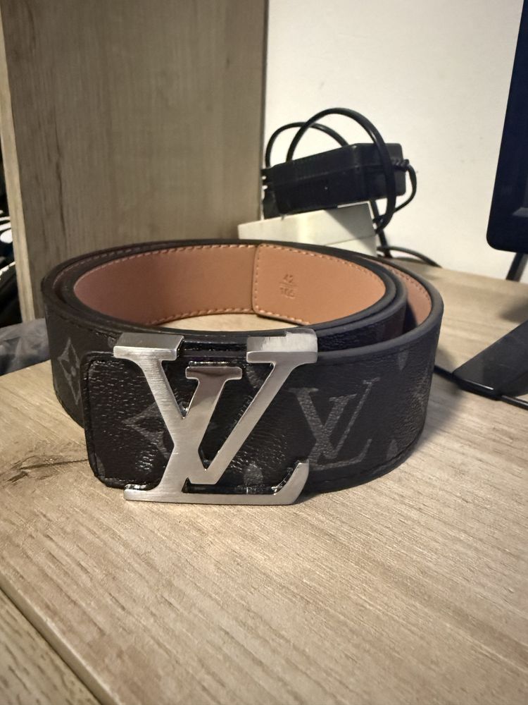 Lv (louis vuitton) колан