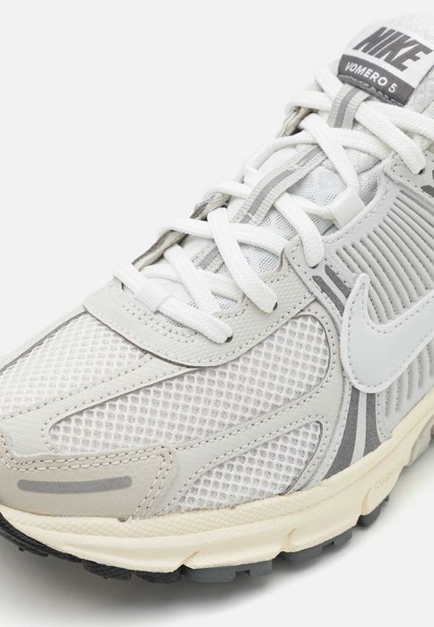 Nike Vomero 5 culoare iron grey/light bone