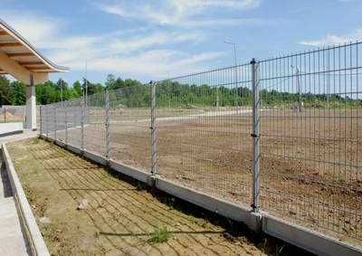 Construim garduri din panou jaluzele, sipca metalica, BCA tabla plasa