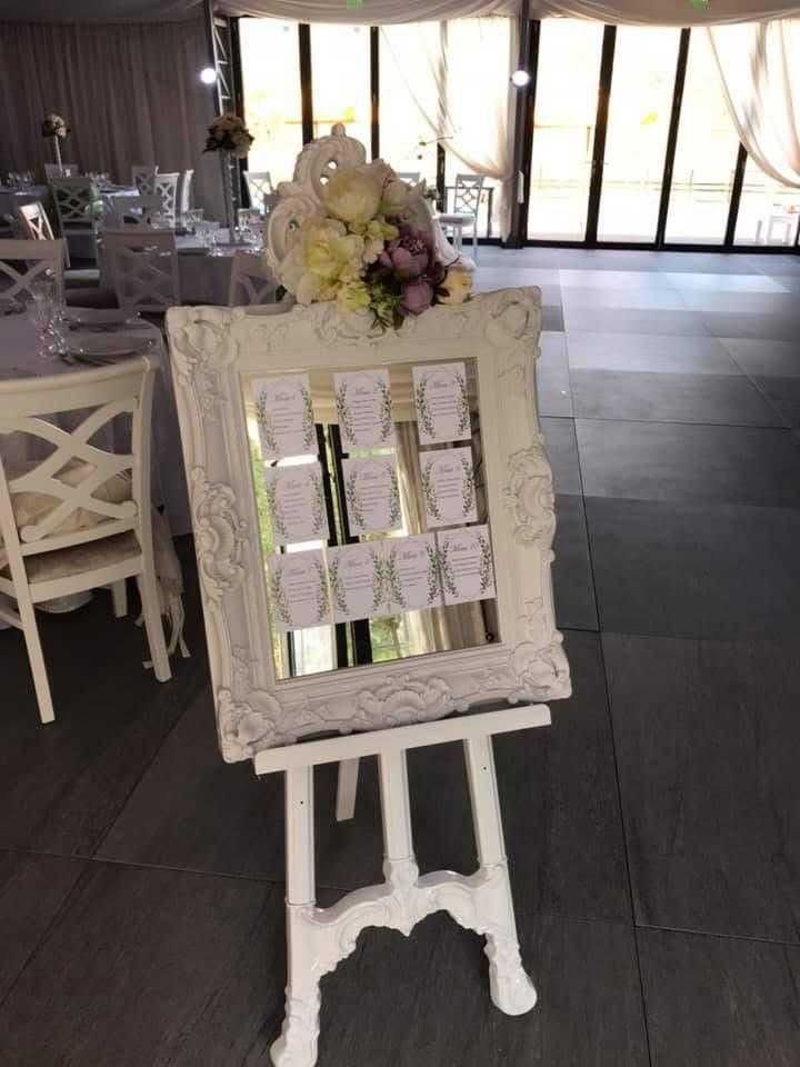 Vând suporti/arcada/ pentru decor