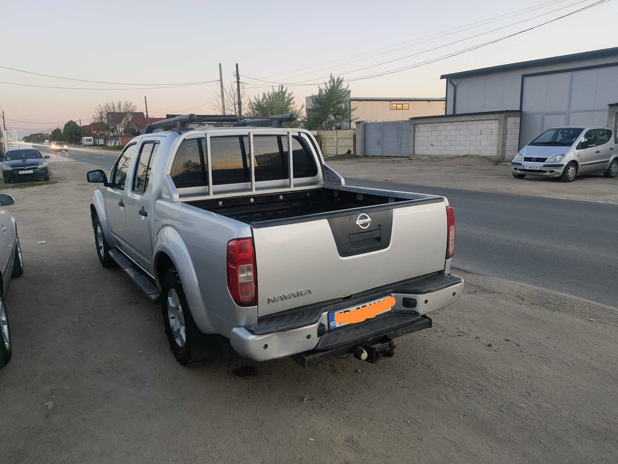 Vând nissan navara