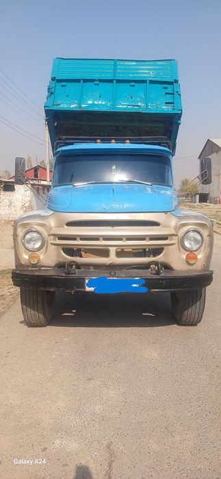 ZIL avtomobil. ZILMMZ554