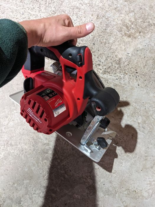 Fierăstrău circular Milwaukee M18 2022