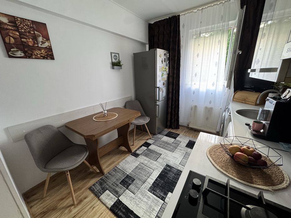 Apartament 2 Camere / Zona Centrala / Etaj 1 / Decomandat