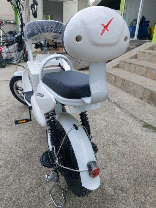 Електрически скутер с двойна седалка 600W MAXmotors