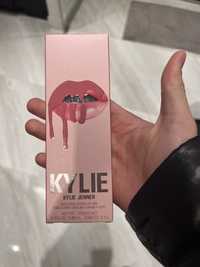 Kylie Cosmetics matte liquid lipstick & lip liner 103
