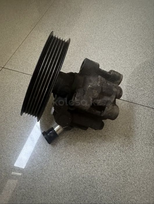 Продам насос ГУР, Toyota LC200
