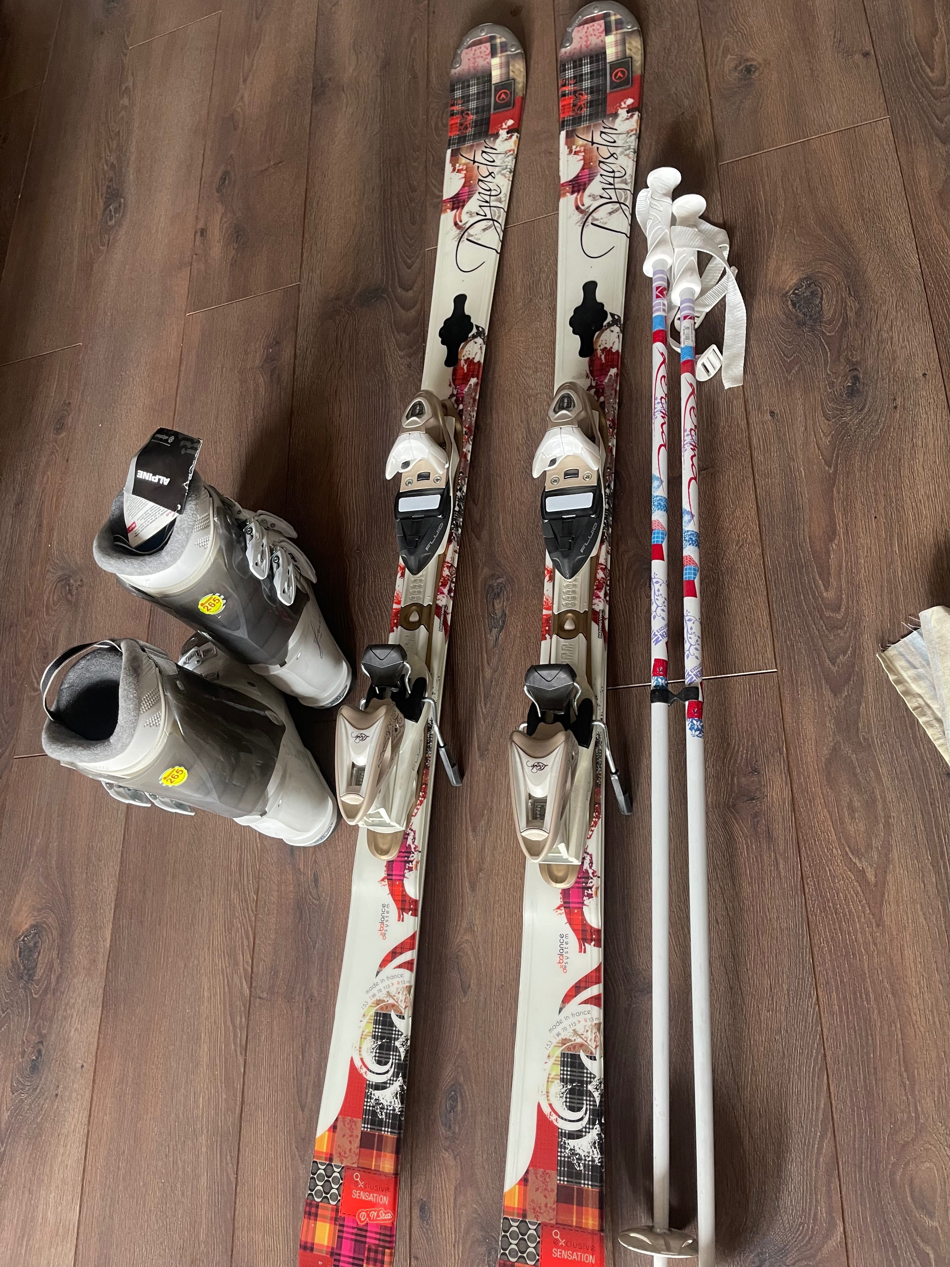 Комплект женские лыжи, ботинки, палки