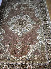 Кафяв персийски килим