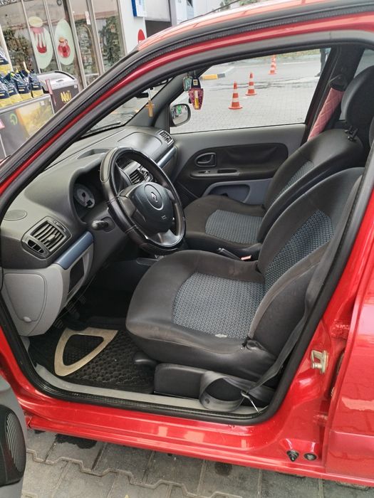 Vând Renault simbol