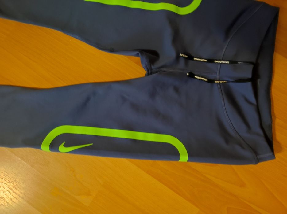 Клин Nike размер М обличан веднъж, като нов