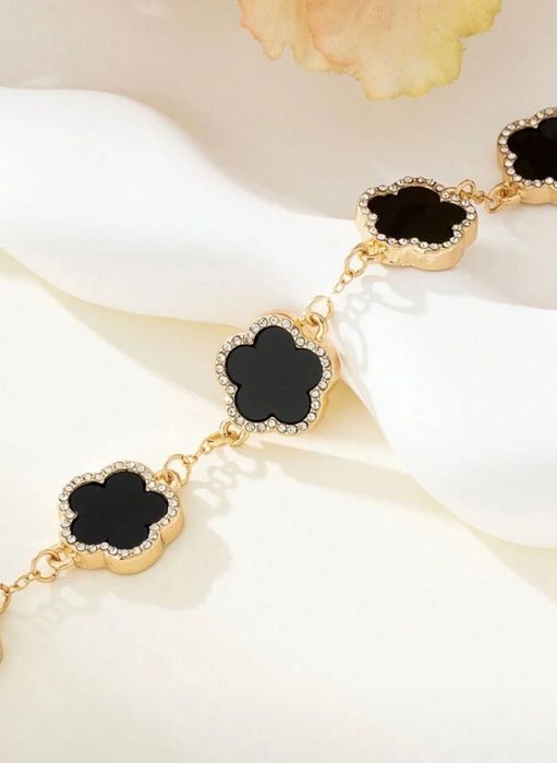 Модерна Гривна детелини