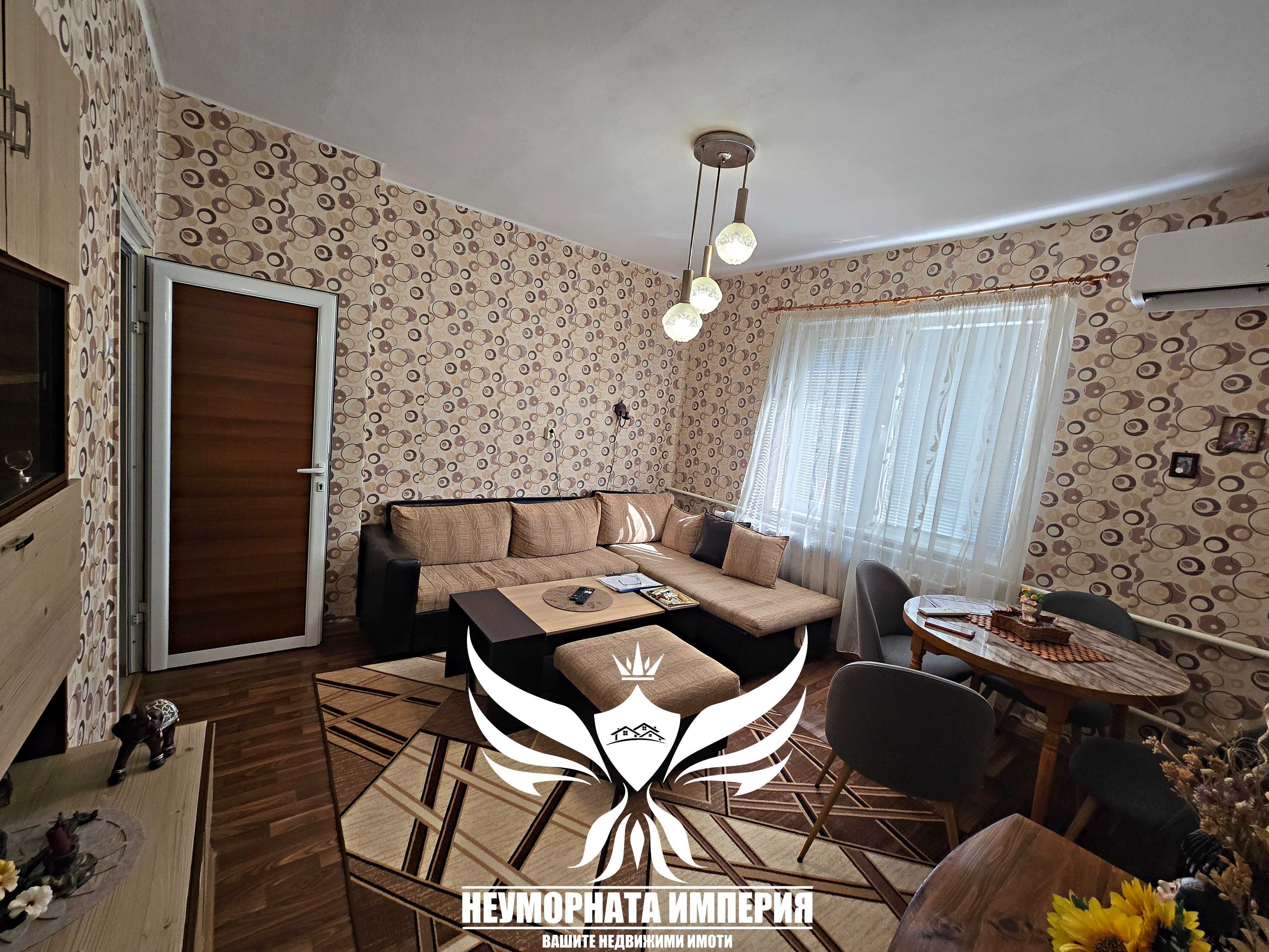 Продавам тристаен и двустаен 176РЗП с гараж в гр.Асеновград, кв.Изток